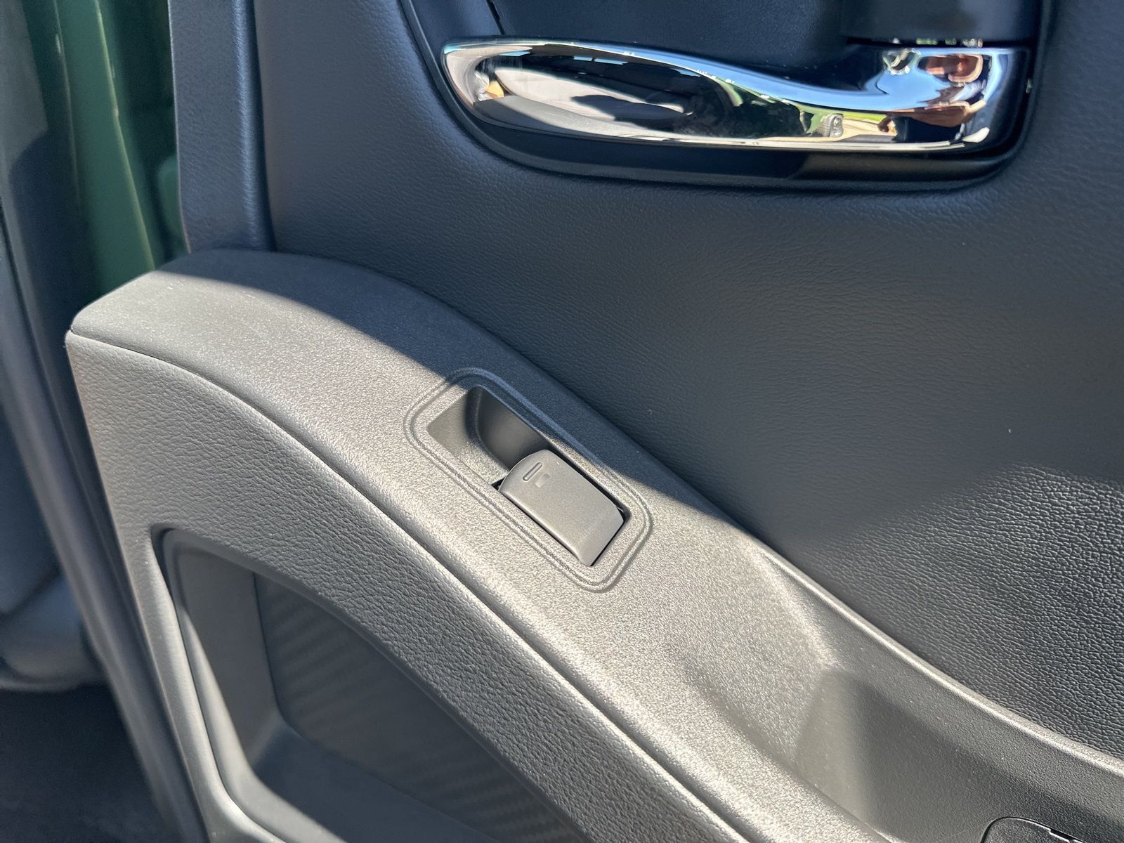 2025 Nissan Frontier SV photo 34