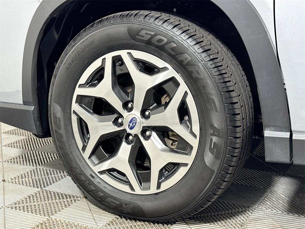 2020 Subaru Forester Premium photo 20