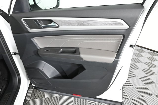 2022 Volkswagen Atlas Cross Sport SE Technology photo 11