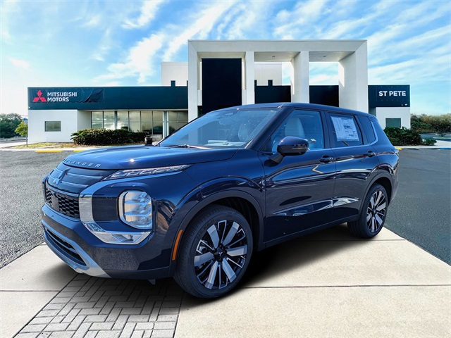 2025 Mitsubishi Outlander SE's photo