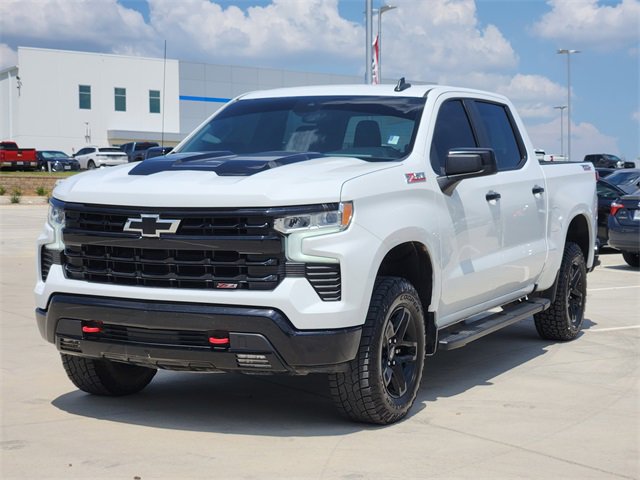 2023 Chevrolet Silverado 1500 LT Trail Boss photo 3