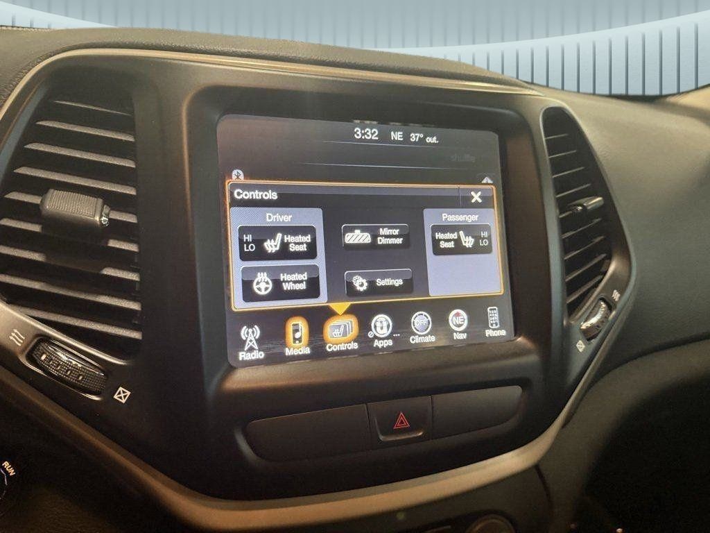 Used 2015 Jeep Cherokee Limited with VIN 1C4PJMDS5FW752880 for sale in Wilsonville, OR