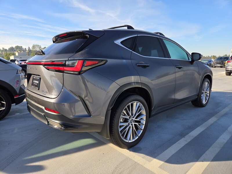 2025 Lexus NX 350 Premium photo 2