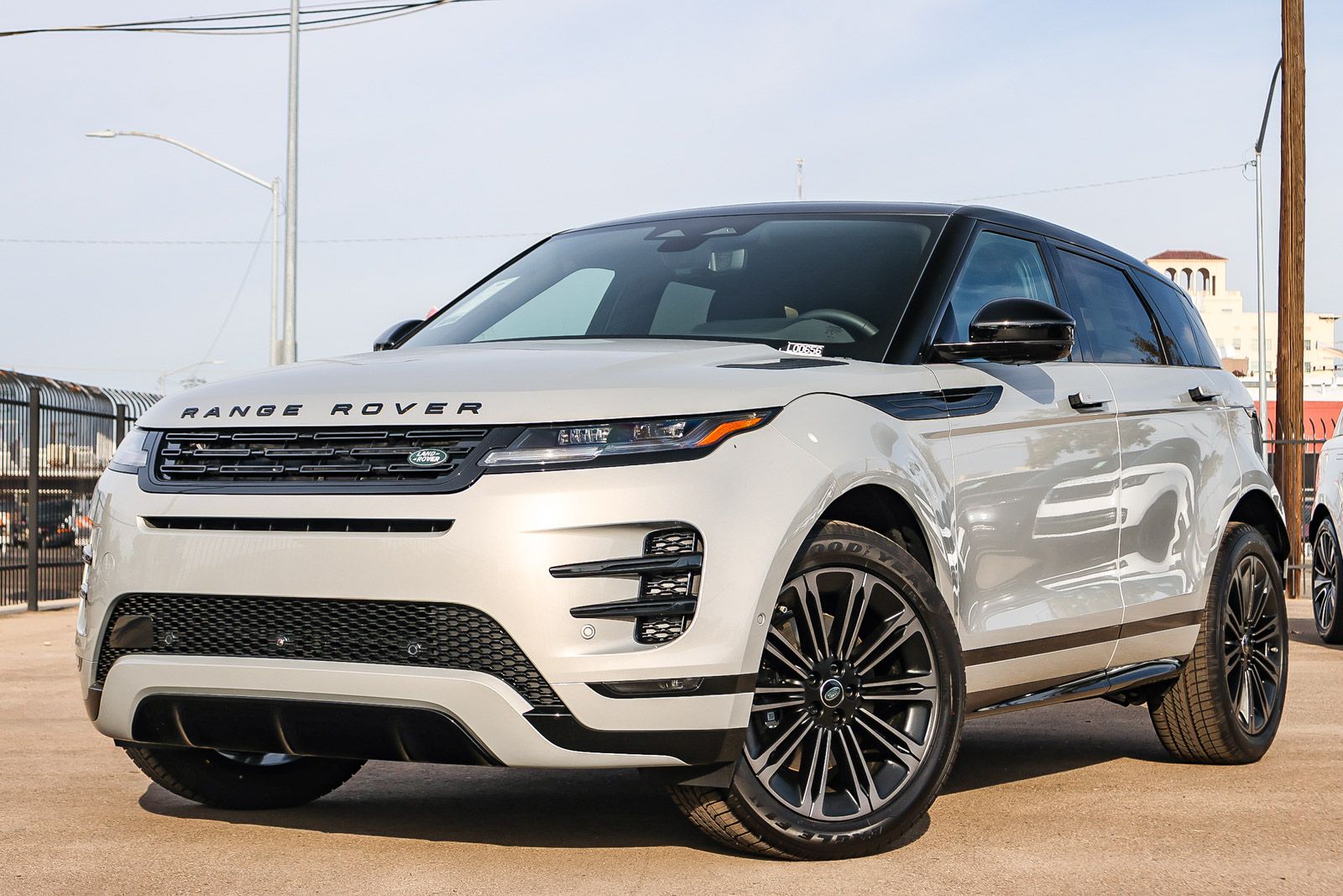 2026 Land Rover Range Rover Evoque Dynamic SE