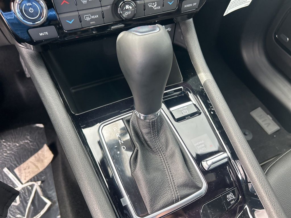 2025 Jeep Compass Latitude photo 11
