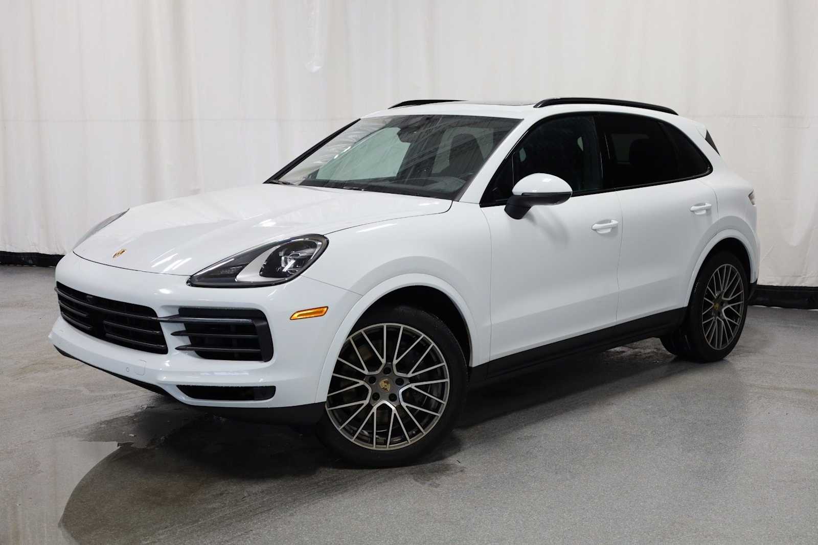2023 Porsche Cayenne Base's photo