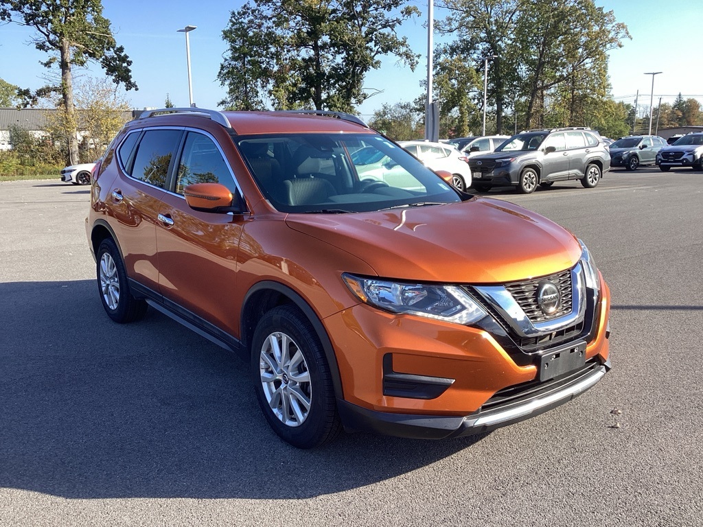 2019 Nissan Rogue SV photo 11