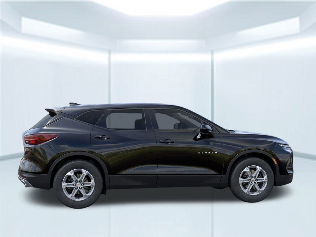 2025 Chevrolet Blazer 2LT photo 4