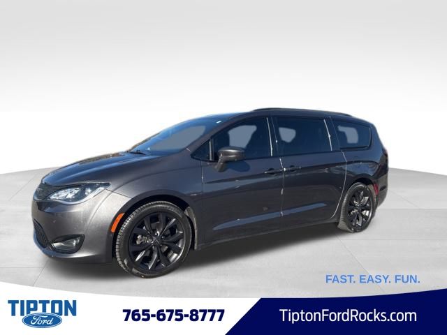 2018 Chrysler Pacifica Touring L Plus's photo