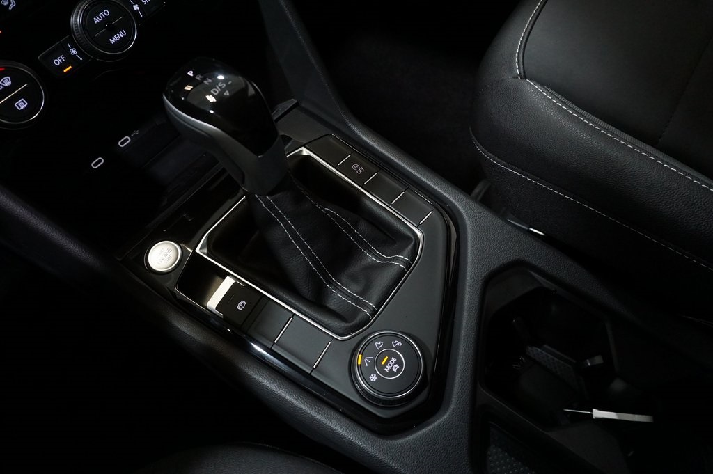 2024 Volkswagen Taos SE photo 15