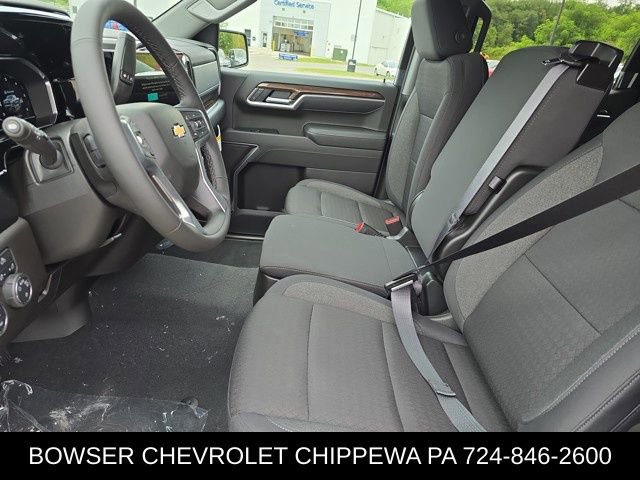 2025 Chevrolet Silverado 1500 LT photo 4