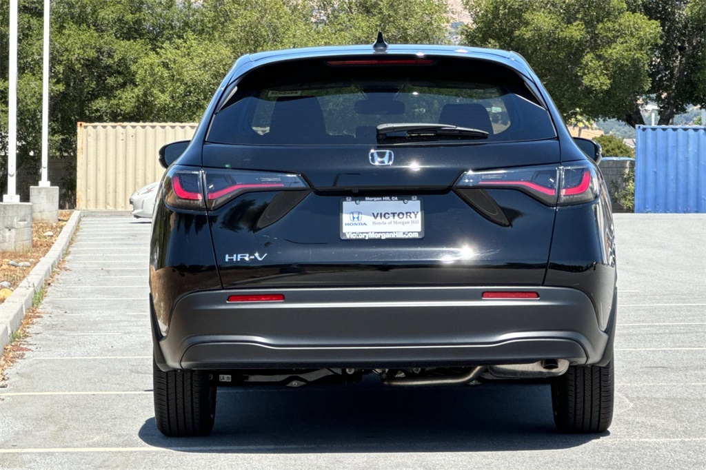 2026 Honda HR-V LX photo 4