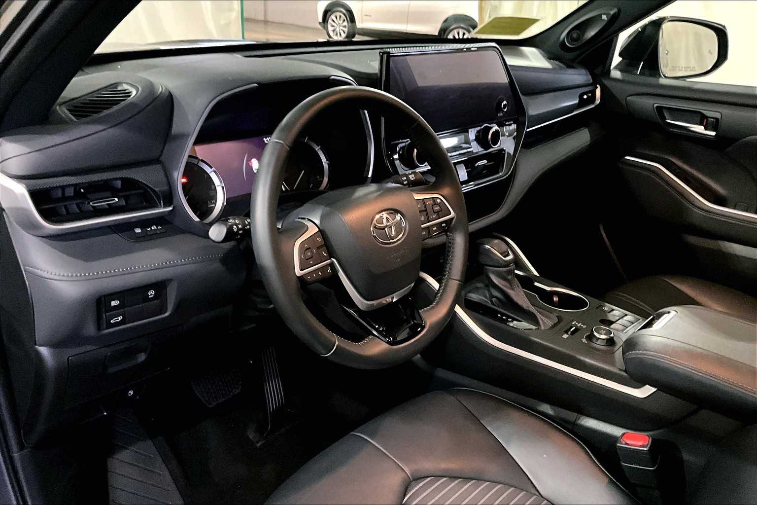 2023 Toyota Highlander XSE photo 16