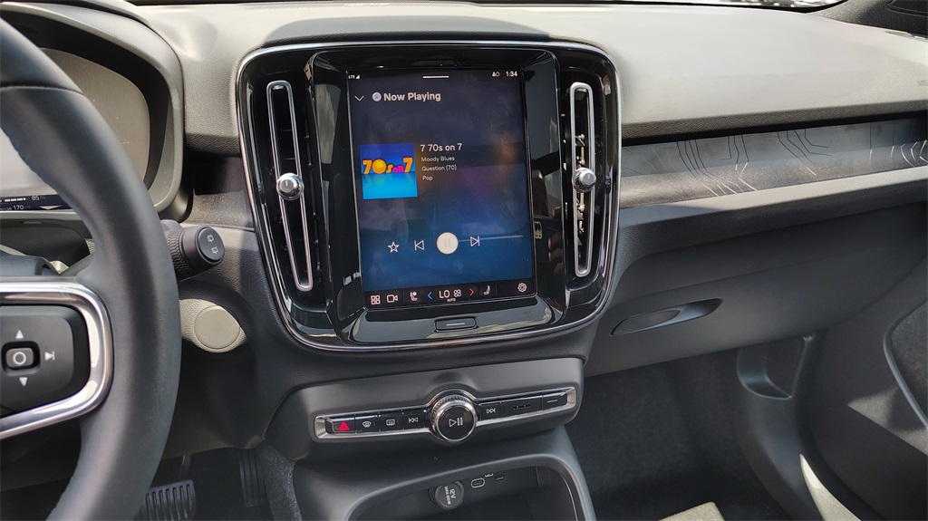 2023 Volvo XC40 Recharge Ultimate photo 17