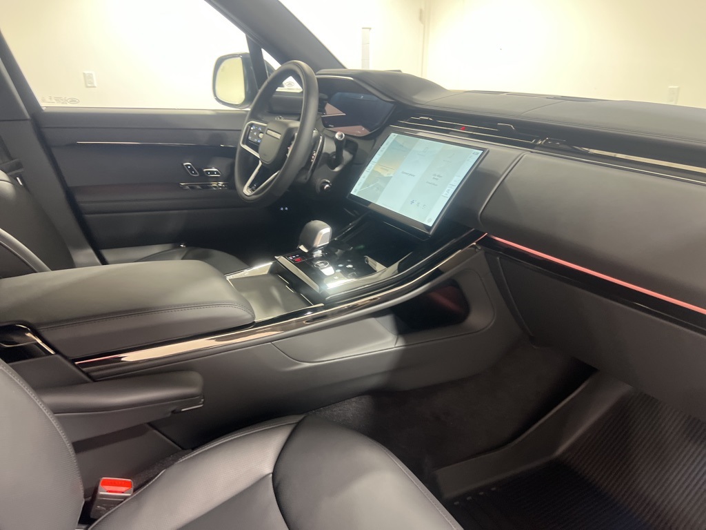 2025 Land Rover Range Rover Sport SE photo 22