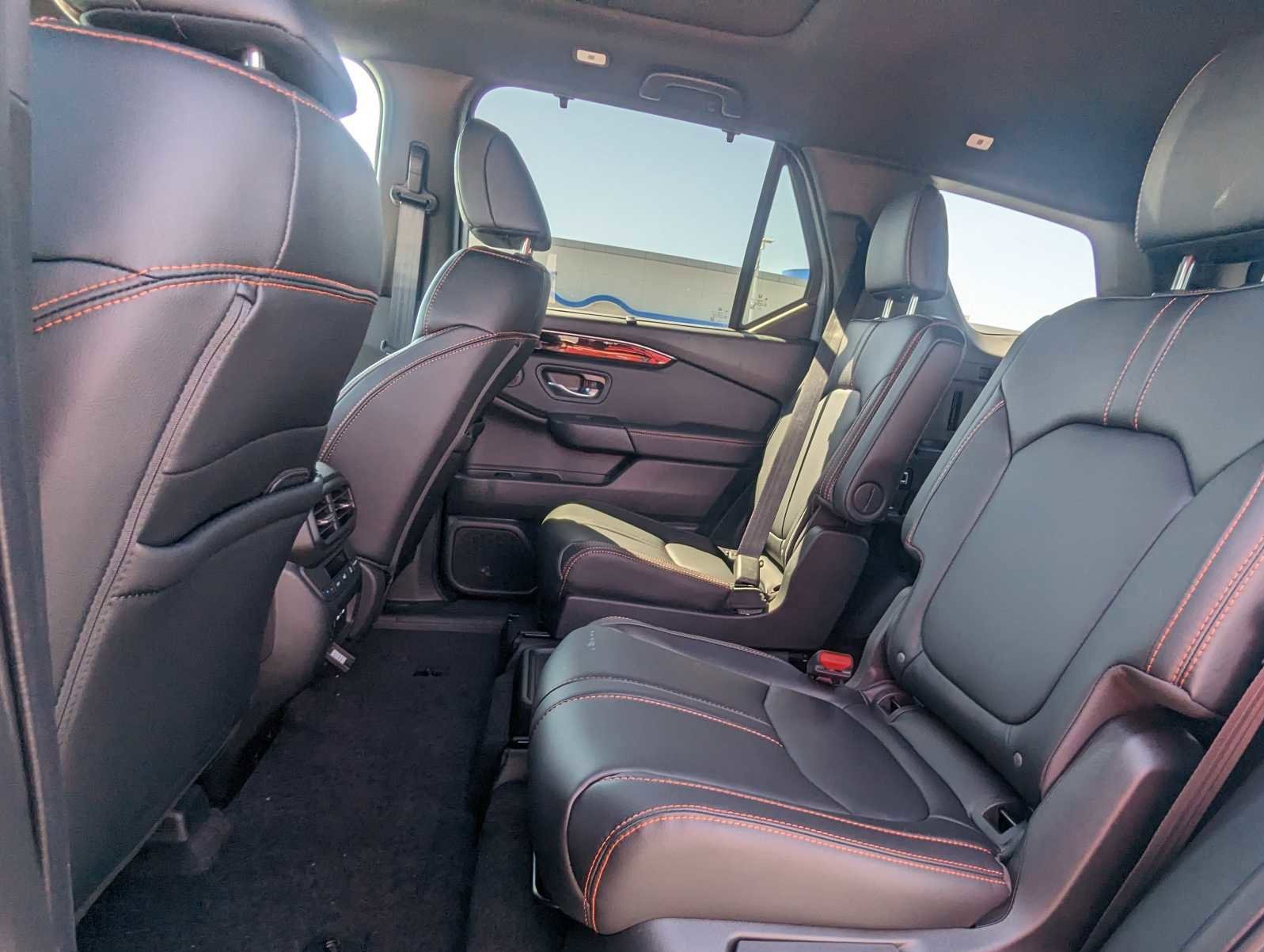 2025 Honda Pilot TrailSport photo 15