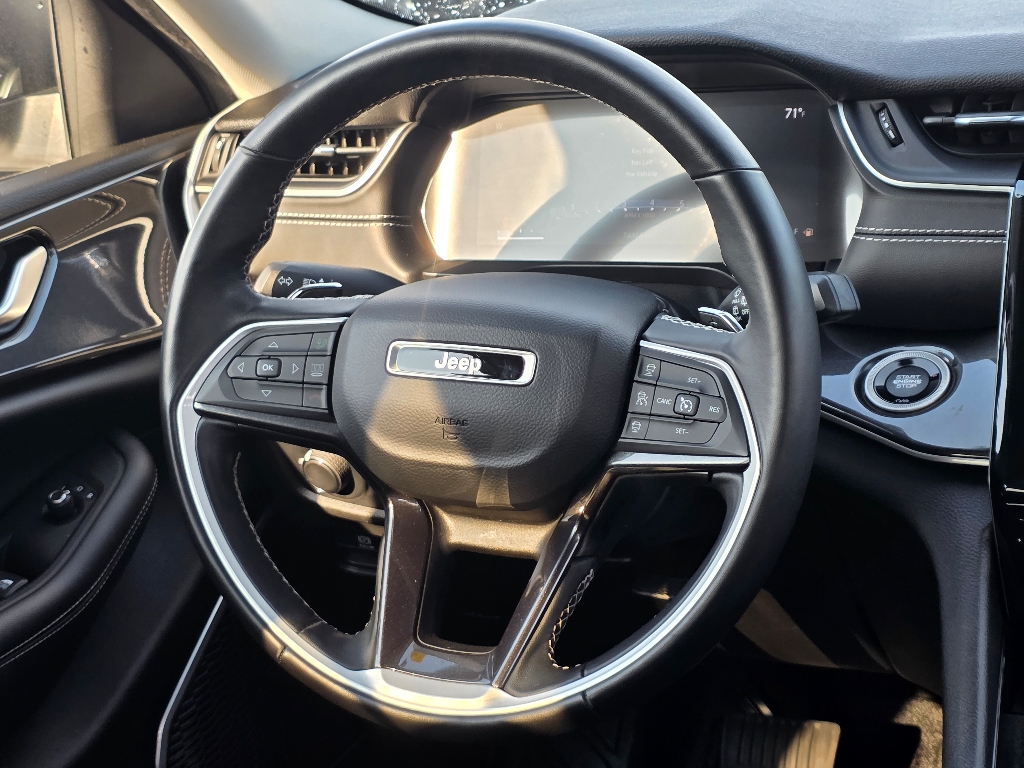 2022 Jeep Grand Cherokee Laredo photo 20