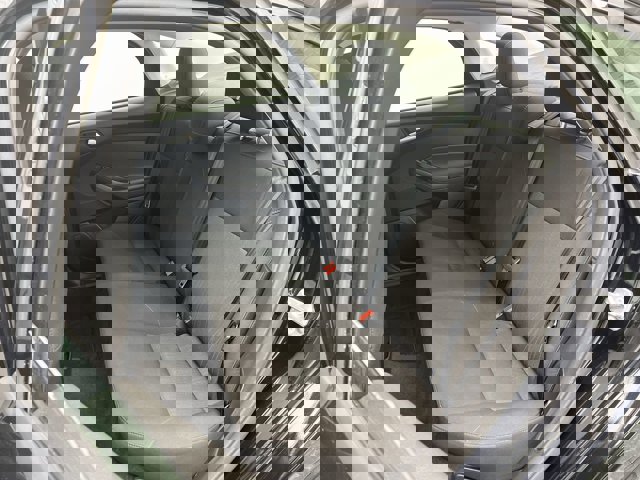 2018 Ford Focus SE photo 4