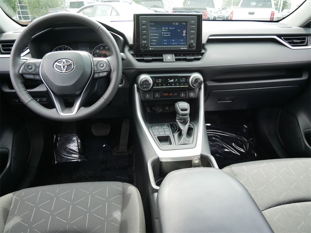 2022 Toyota RAV4 XLE photo 6