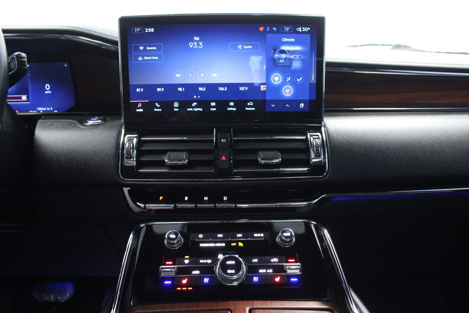 Used 2022 Pristine White Lincoln Reserve image 23