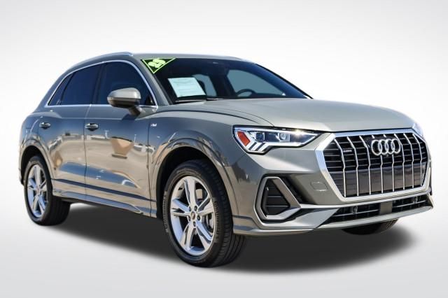 2023 Audi Q3 S line Premium Plus photo 2