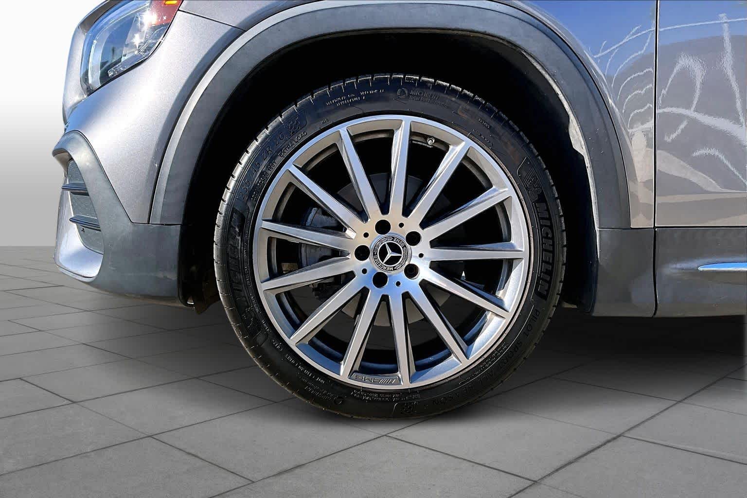 2022 Mercedes Benz GLB 250 photo 3