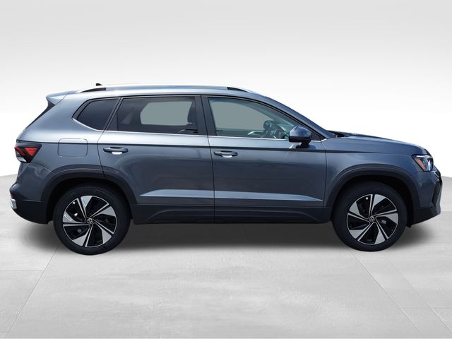 2025 Volkswagen Taos SE photo 2