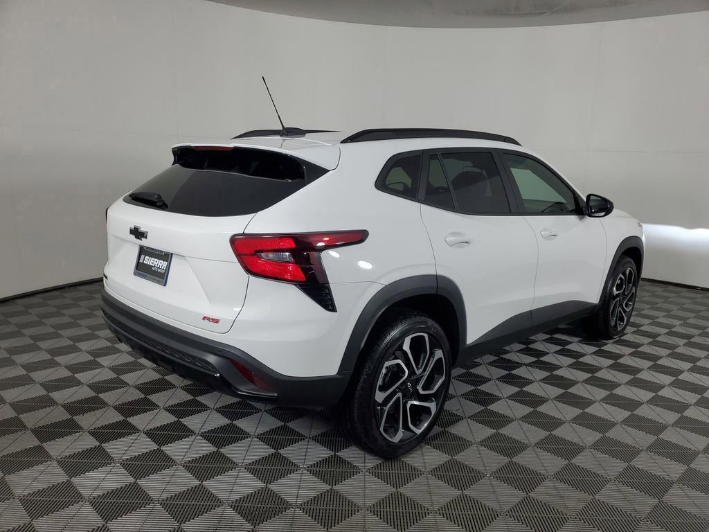 2025 Chevrolet Trax photo 4