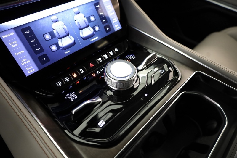 2022 Jeep Grand Wagoneer I photo 26