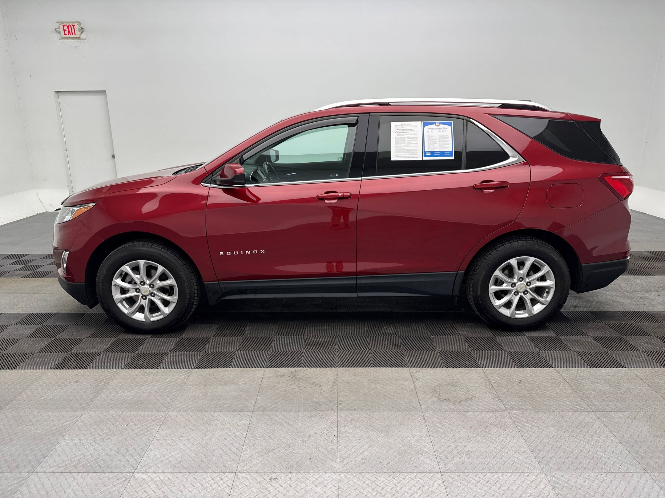 2020 Chevrolet Equinox LT photo 2