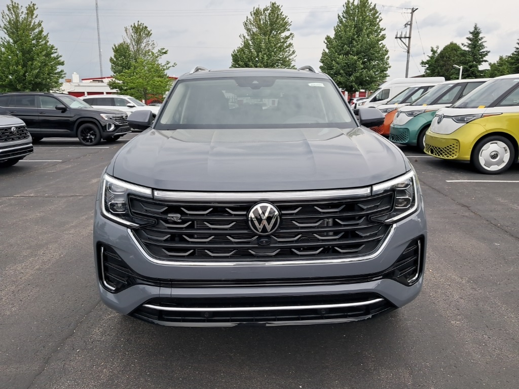 2025 Volkswagen Atlas SEL Premium R-Line photo 2