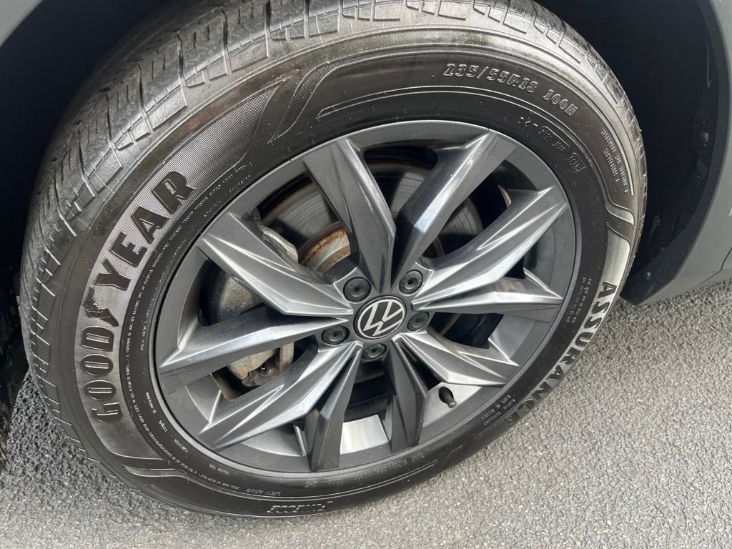 2022 Volkswagen Tiguan SE photo 2