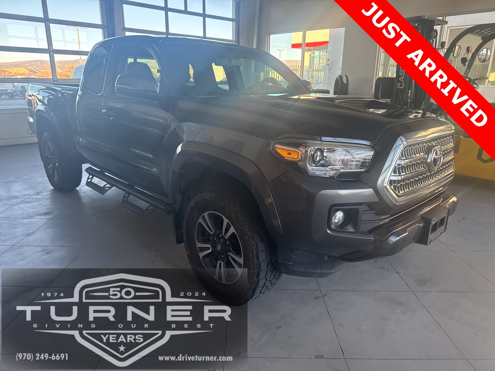 2017 Toyota Tacoma TRD Sport's photo