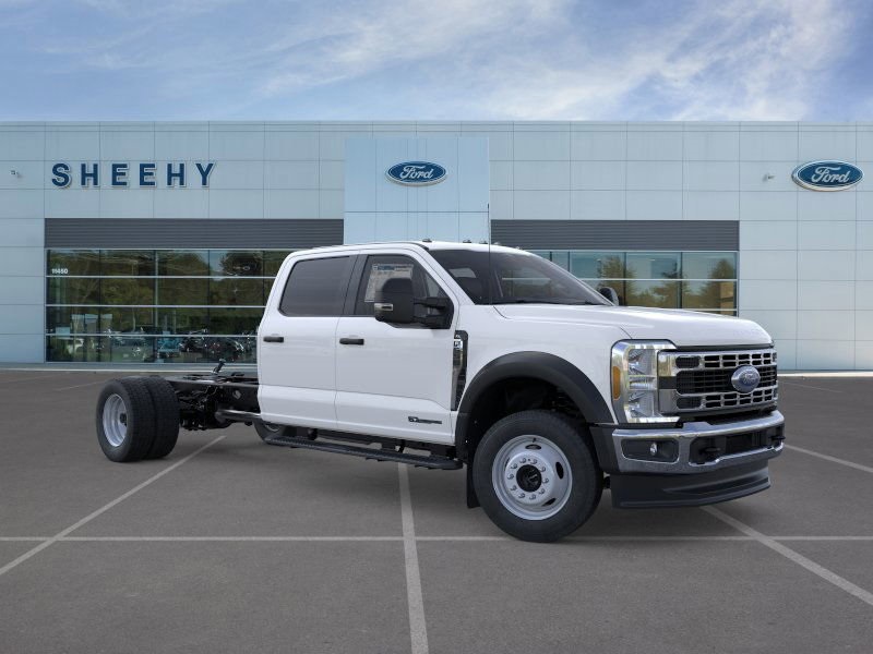2025 Ford F-550 Super Duty Chassis Cab XL's photo