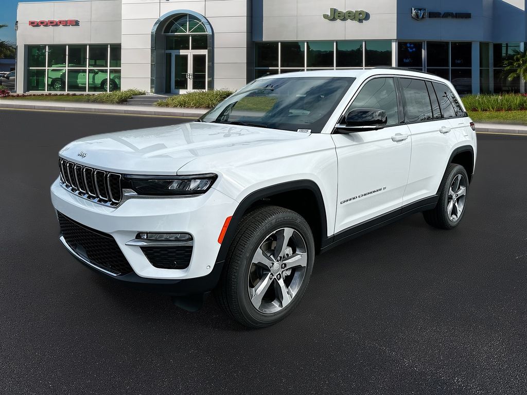 2025 Jeep Grand Cherokee Limited photo 3