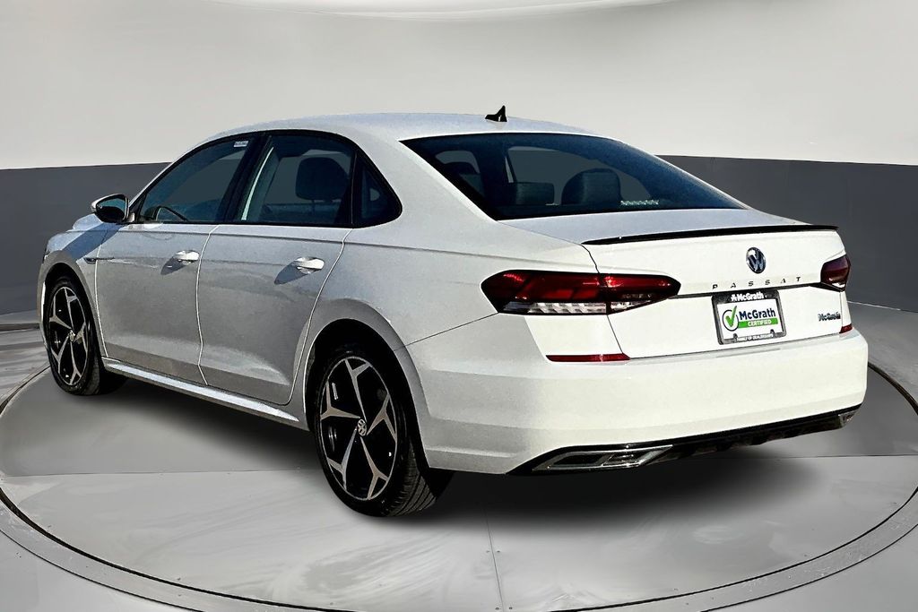 2021 Volkswagen Passat 2.0T R-Line photo 4