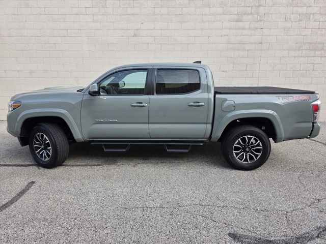 2023 Toyota Tacoma TRD Sport photo 2