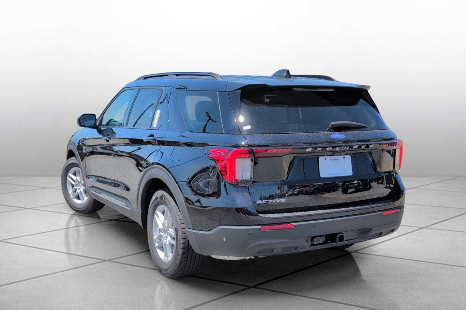 2025 Ford Explorer photo 14