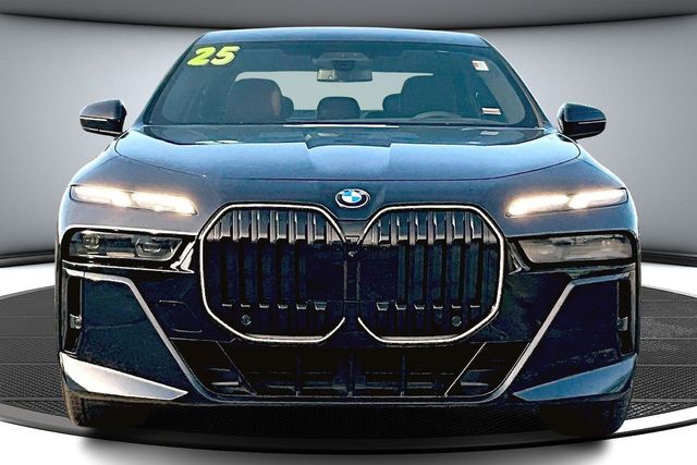 Used 2025 BMW 7 Series 760i with VIN WBA33EJ0XSCV59988 for sale in Kansas City