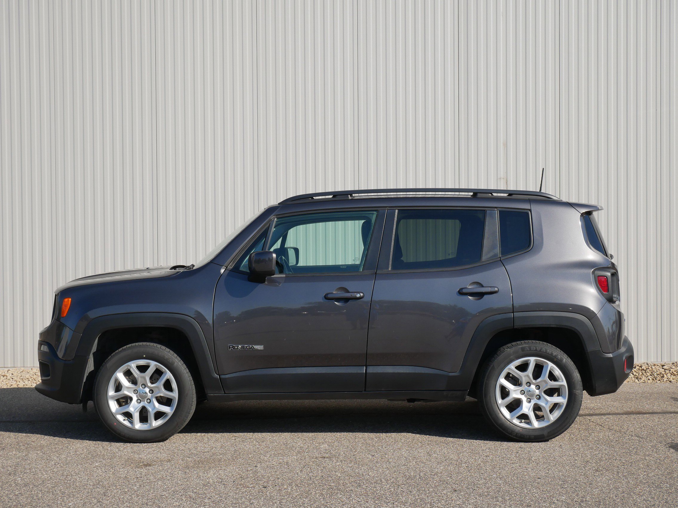 Used 2017 Jeep Renegade Latitude with VIN ZACCJBBB4HPG27634 for sale in Hastings, Minnesota