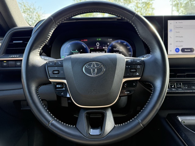 2024 Toyota Crown XLE photo 5