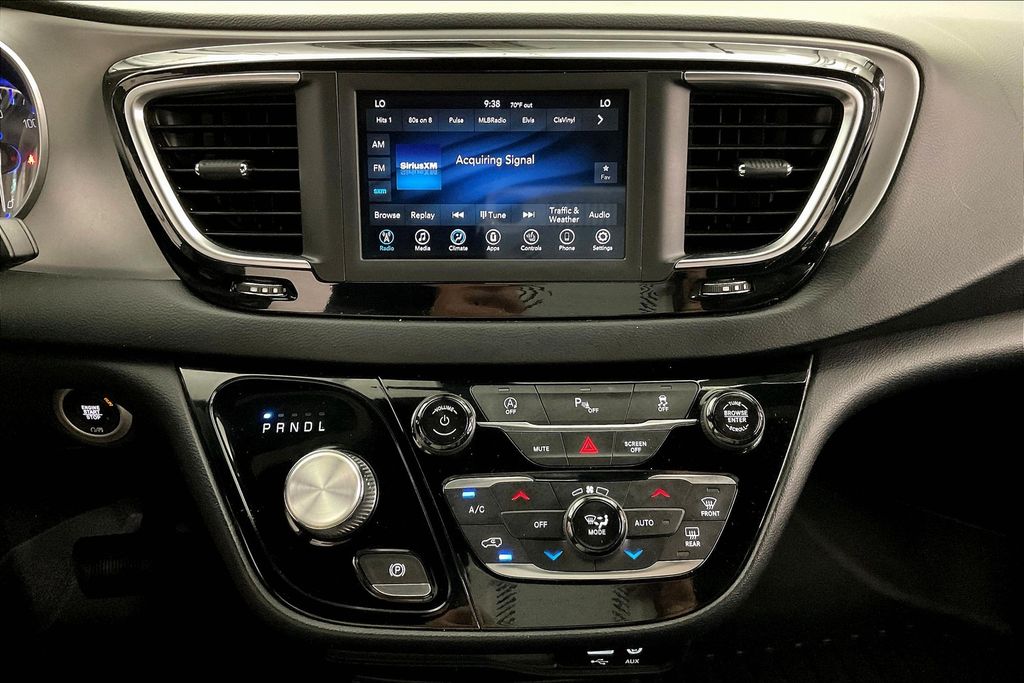 2018 Chrysler Pacifica Touring L photo 30