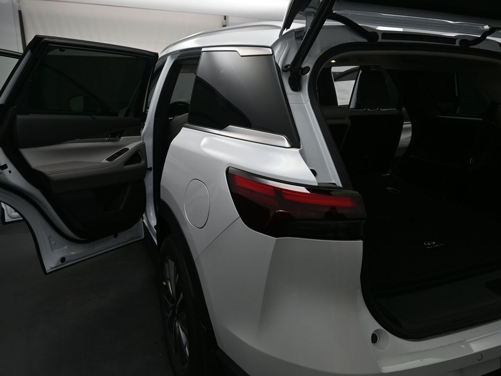 2026 Infiniti QX60 Luxe photo 12