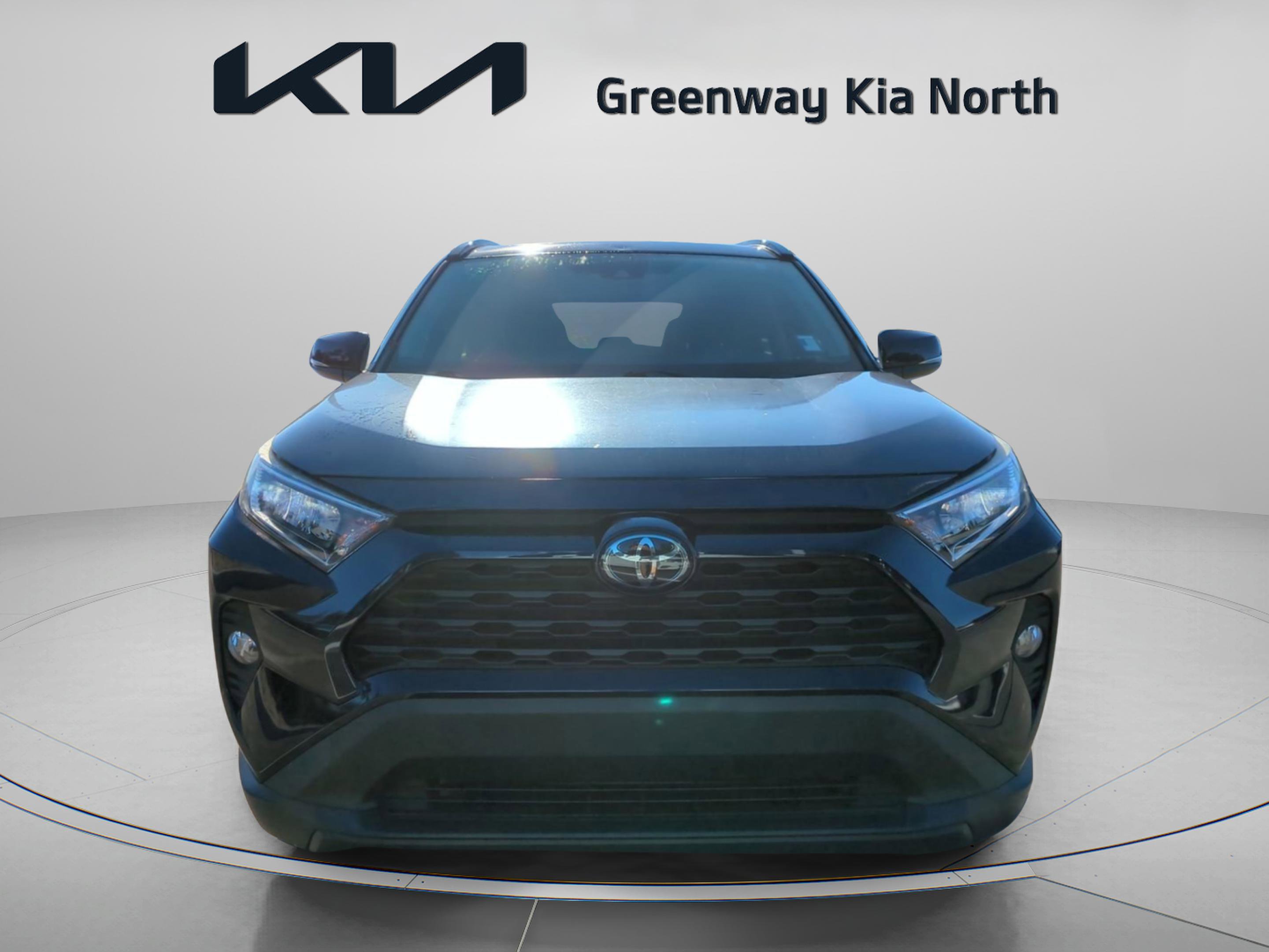 2020 Toyota RAV4 XLE Premium photo 2