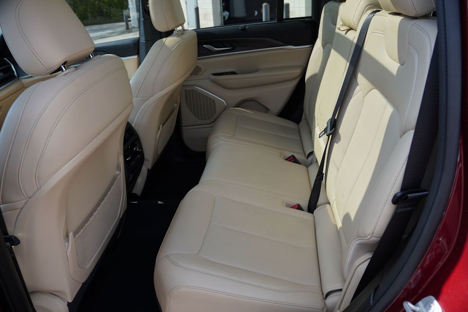 2023 Jeep Cherokee 4xe photo 16