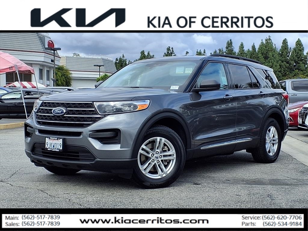 2023 Ford Explorer XLT's photo