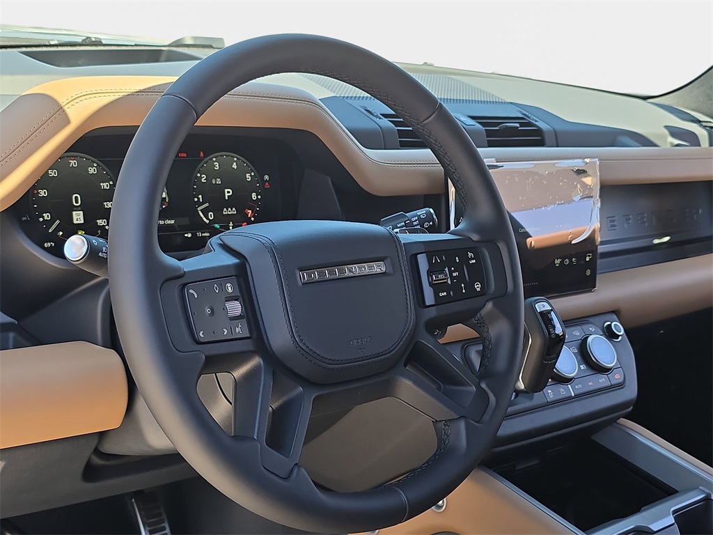 2025 Land Rover Defender 110 V8 photo 15