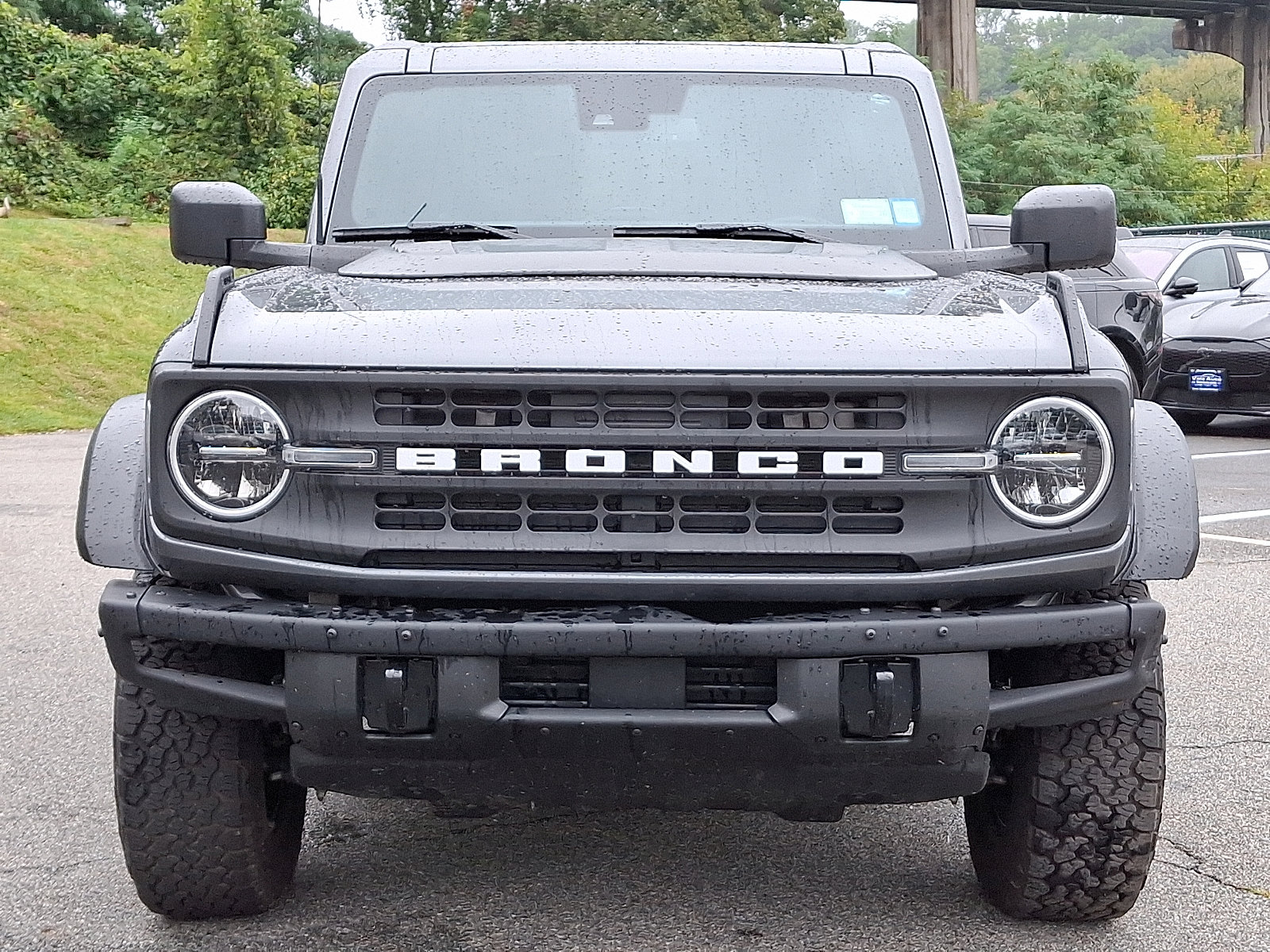 2024 Ford Bronco Black Diamond photo 3