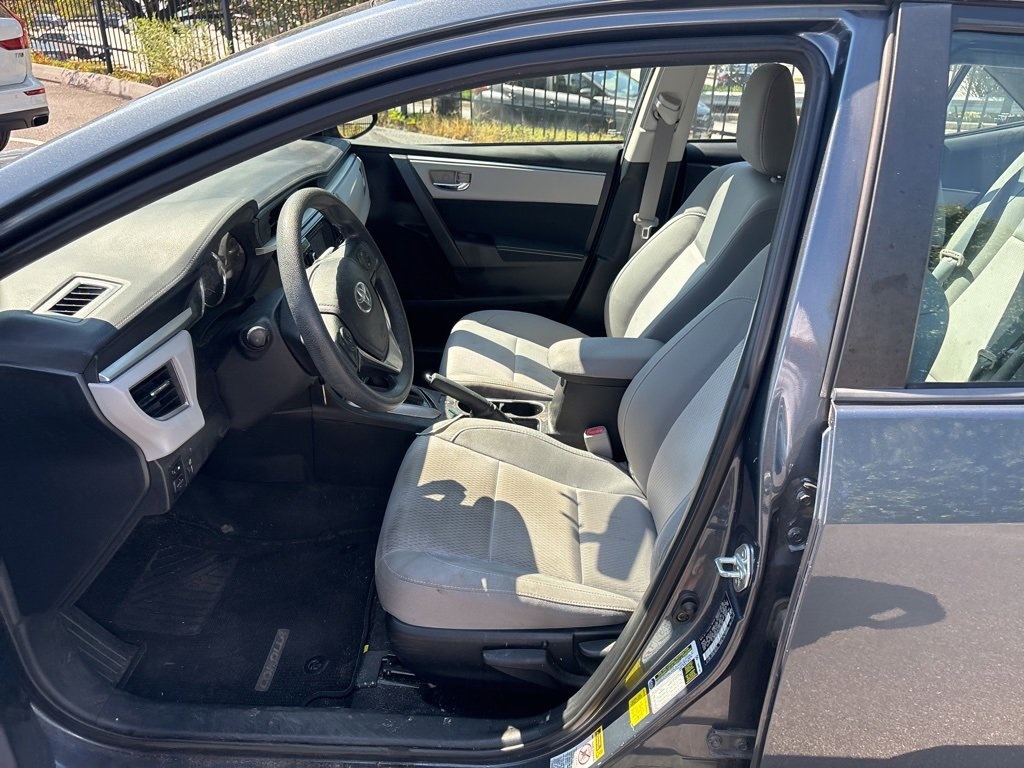 2015 Toyota Corolla LE photo 10
