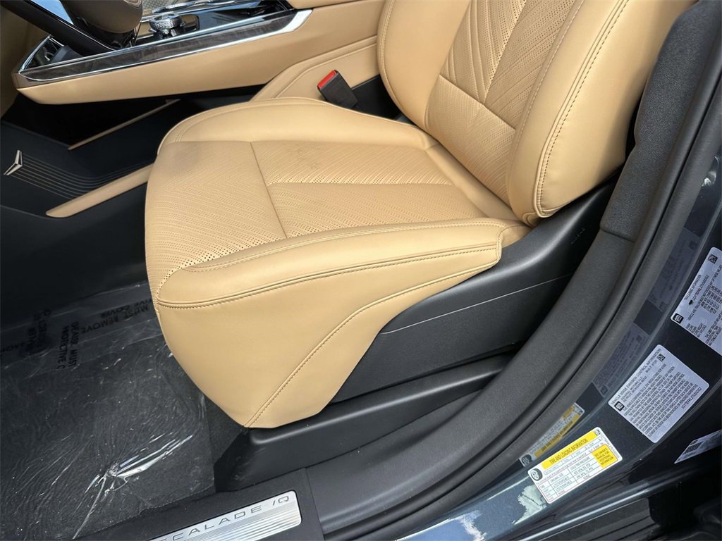 2026 Cadillac Escalade IQ Premium Sport photo 16